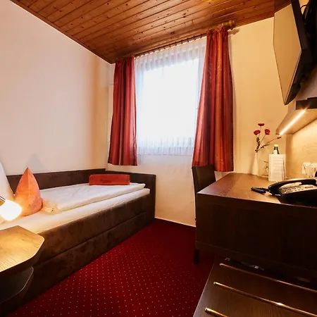 Отель Schoos Fleringen